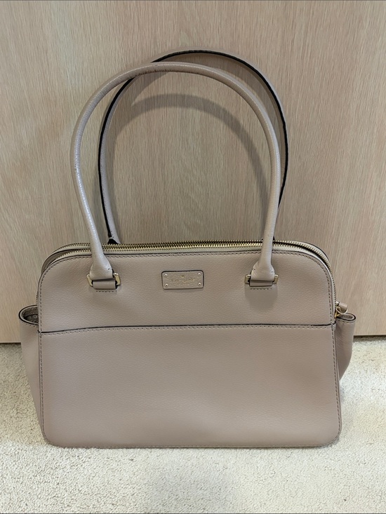 kate spade Handbags - Kate Spade Cream Shoulder Purse